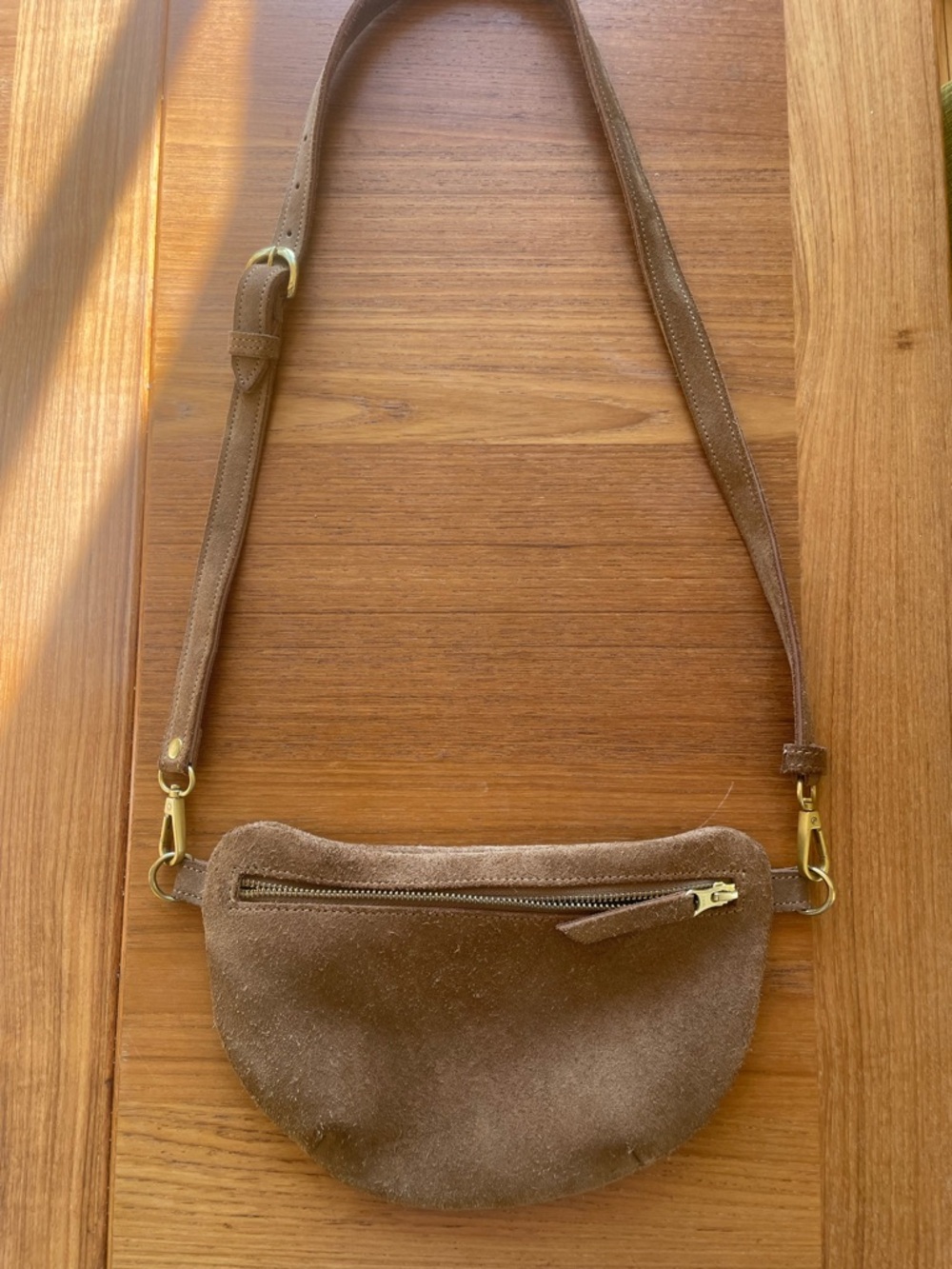 Abby Alley Caramel Suede Bag - Picture 2 of 6